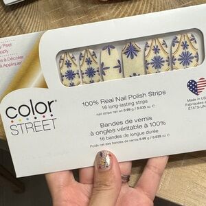 Color Street Floral Nail Strips in Blue and Cream - Stay a Tile